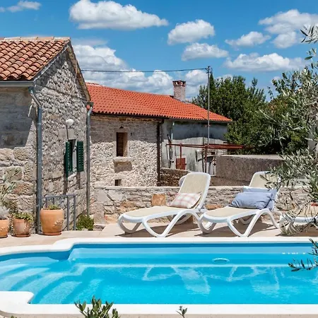 Two-bedroom Holiday In Σπίτι διακοπών *