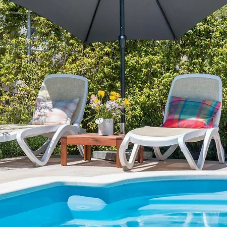 Two-bedroom Holiday In * Rakalj
